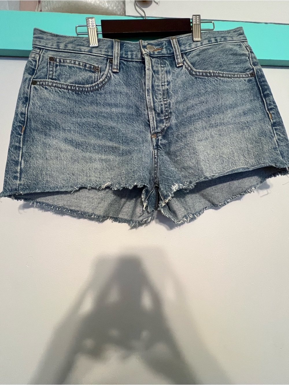 Denim Forum Aritzia The Ex Boyfriend Short Size 29 Light Wash Raw Hem - Picture 1 of 5